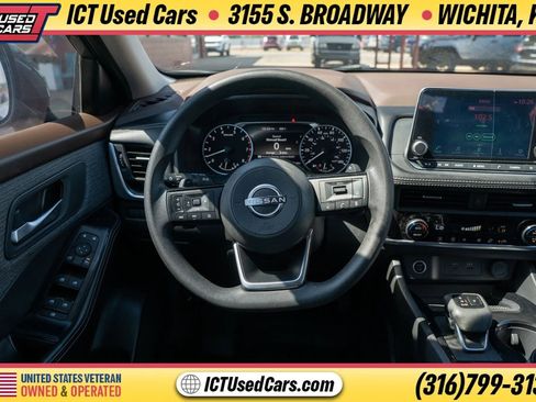 Used 2023 Nissan Rogue SV FWD image 12