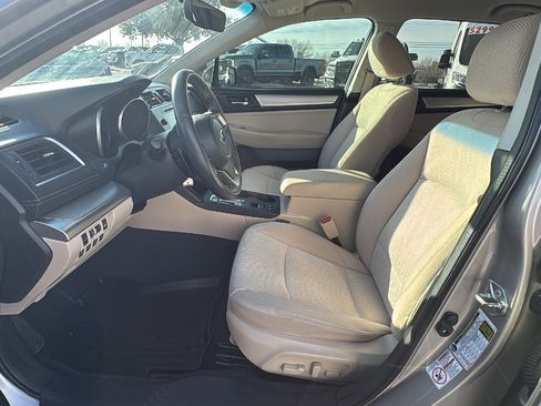 Used 2019 Subaru Outback 2.5i Premium image 9