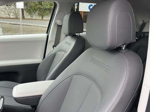 Used 2025 Hyundai Ioniq 5 SEL image 19