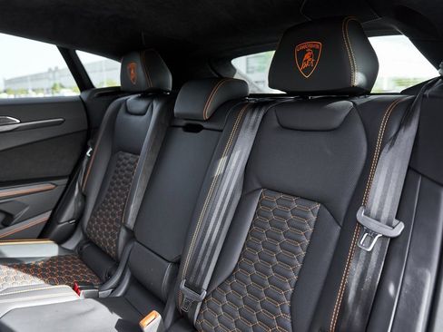 Used 2022 Lamborghini Urus image 44