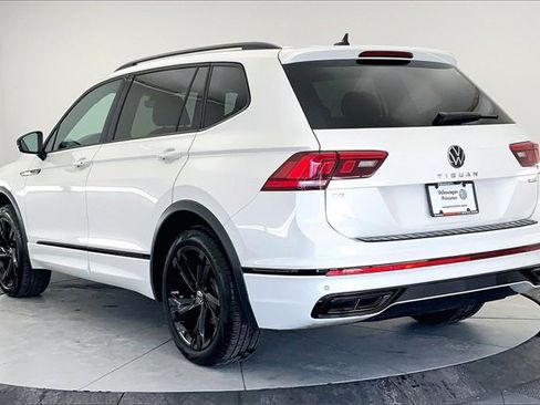 Used 2024 Volkswagen Tiguan SE R-Line image 12