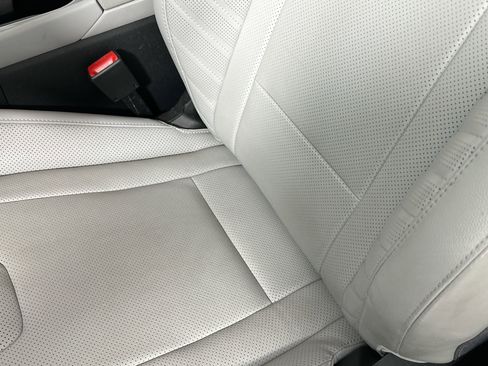 Used 2023 Hyundai Elantra Limited image 20