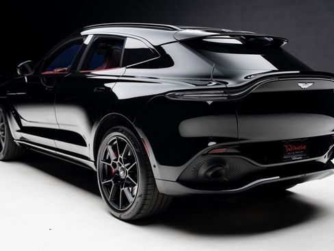 Used 2021 Aston Martin DBX image 24