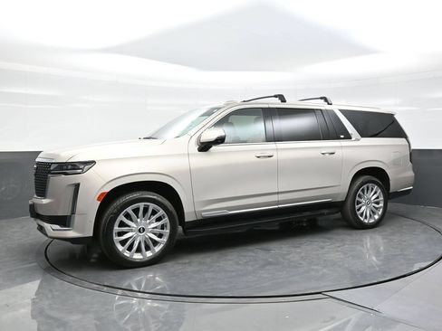 Certified 2024 Cadillac Escalade ESV Premium Luxury AWD/4WD image 3