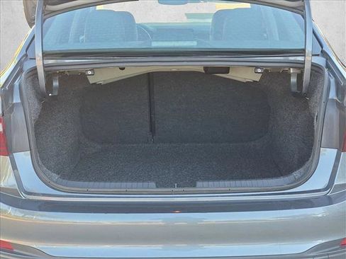 Used 2025 Volkswagen Jetta SE FWD image 6