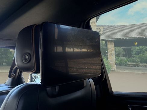 Used 2021 GMC Yukon AT4 w/ AT4 Premium Plus Package image 18