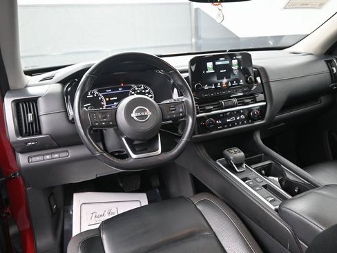 Used 2022 Nissan Pathfinder SL image 15