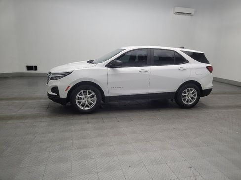 Used 2024 Chevrolet Equinox LS w/ Driver Confidence II Package FWD image 2