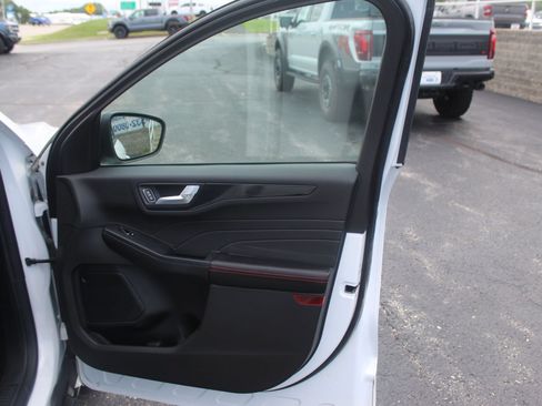 Used 2023 Ford Escape ST-Line w/ Tech Pack #1 AWD/4WD image 12