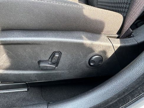 Used 2023 Dodge Charger SXT image 19