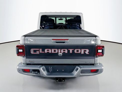 Used 2023 Jeep Gladiator Overland AWD/4WD image 6