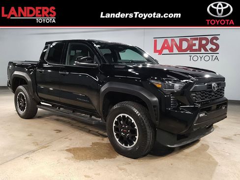 Used 2025 Toyota Tacoma TRD Off-Road w/ TRD Off Road Upgrade Package AWD/4WD image 1
