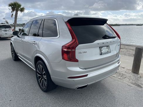 Used 2021 Volvo XC90 T5 Momentum w/ Climate Package image 4