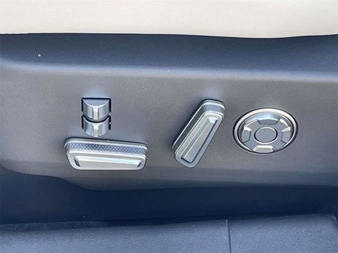 New 2026 Lincoln Nautilus Reserve image 14