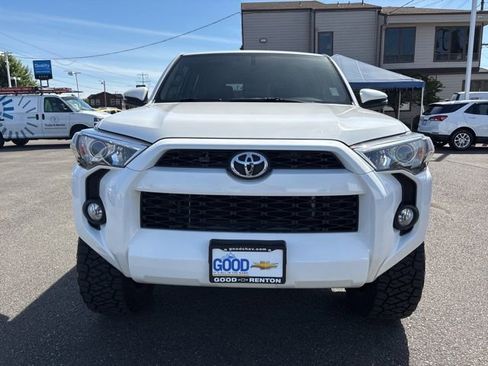 Used 2018 Toyota 4Runner SR5 Premium w/ Wilderness Package AWD/4WD image 8