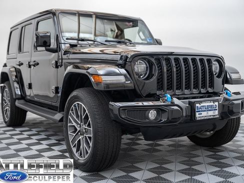 Used 2022 Jeep Wrangler Unlimited Sahara AWD/4WD image 1