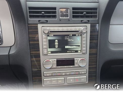 Used 2010 Lincoln Navigator 2WD image 20