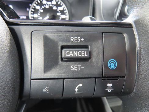 Used 2023 Nissan Rogue SV AWD/4WD image 21