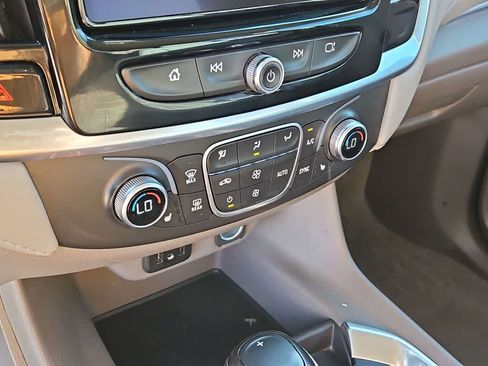 Used 2019 Chevrolet Traverse LT w/ LT Premium Package FWD image 29