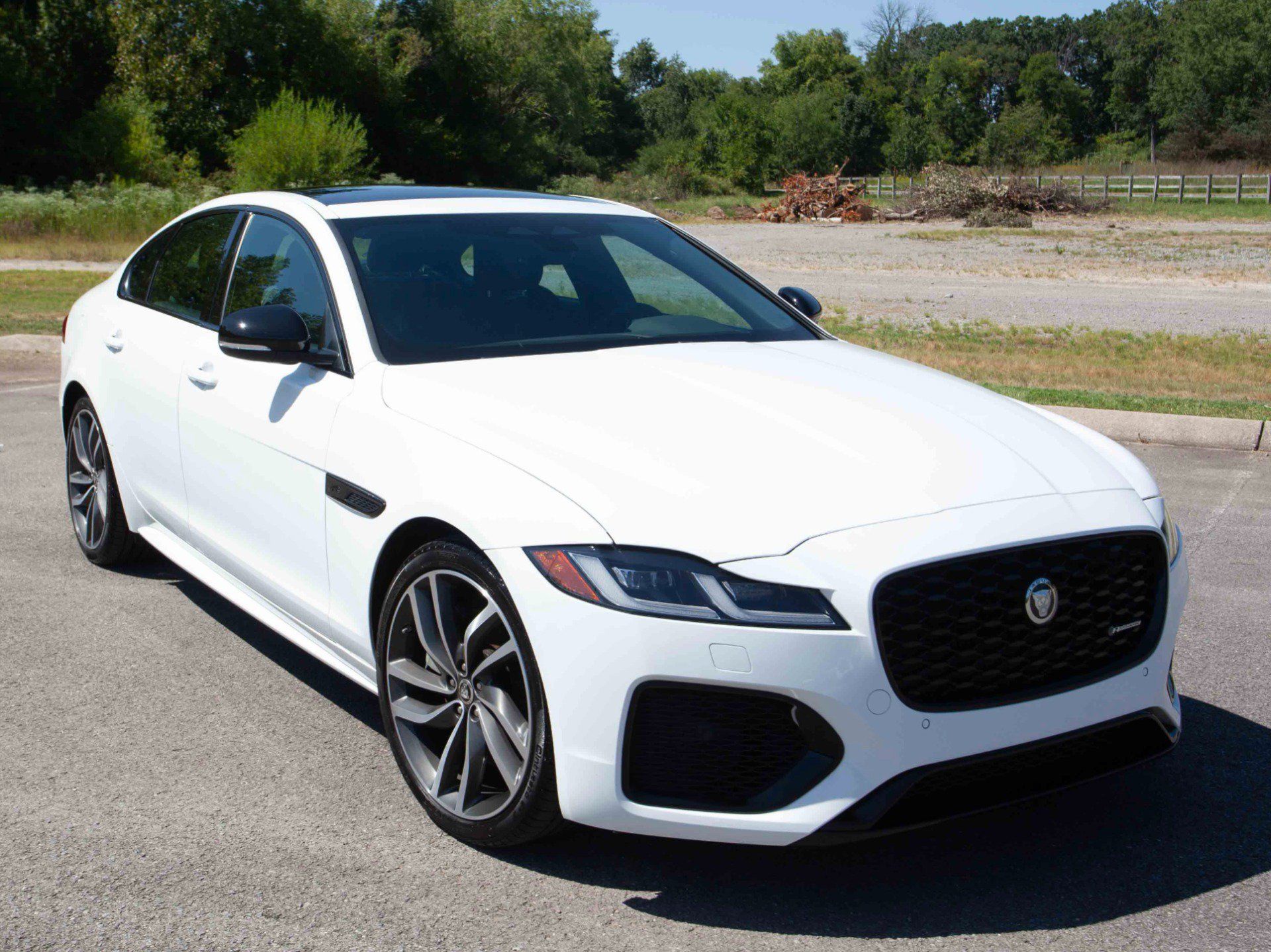 Used 2024 Jaguar XF R-Dynamic SE AWD/4WD image 1