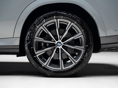Used 2025 BMW X6 xDrive40i AWD/4WD image 21
