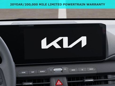 New 2025 Kia K4 LX image 20