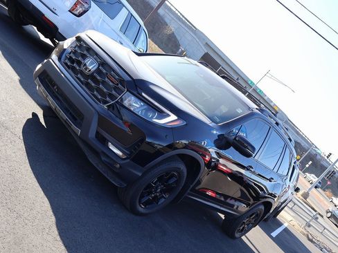 Certified 2022 Honda Passport TrailSport image 3