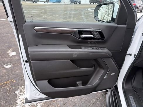 New 2026 Chevrolet Suburban LT w/ Comfort Package image 10