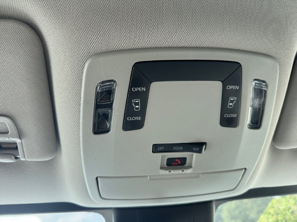 Used 2022 Toyota Sienna LE FWD image 25