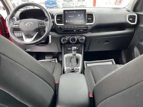 Used 2022 Hyundai Venue SEL image 28