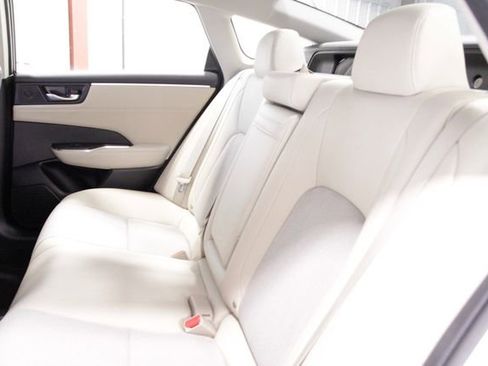 Used 2018 Honda Clarity Plug-In Hybrid image 15