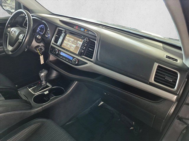 Used 2018 Toyota Highlander Plus FWD image 22
