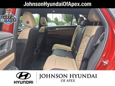 Used 2024 Volkswagen Atlas Cross Sport SE w/ Panoramic Sunroof Package FWD image 14