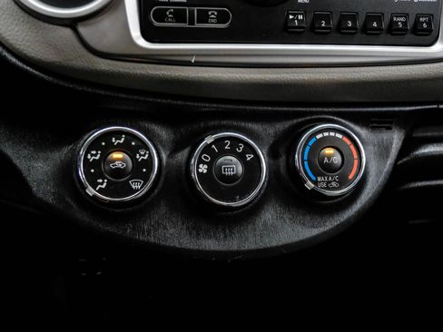 Used 2014 Toyota Yaris LE image 23