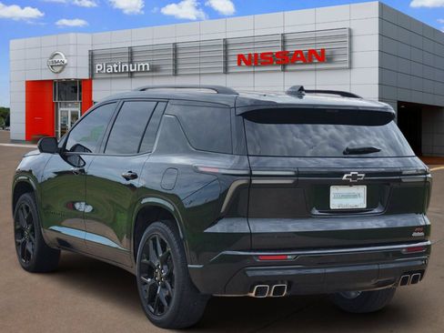 Used 2025 Chevrolet Traverse RS FWD image 5