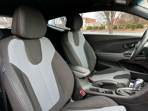 Used 2019 Hyundai Veloster 2.0 image 21