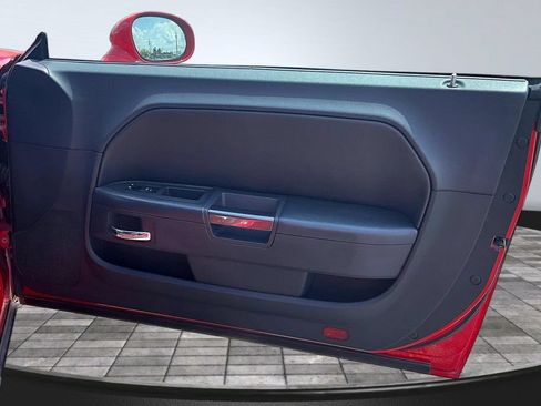 Used 2010 Dodge Challenger R/T RWD image 18