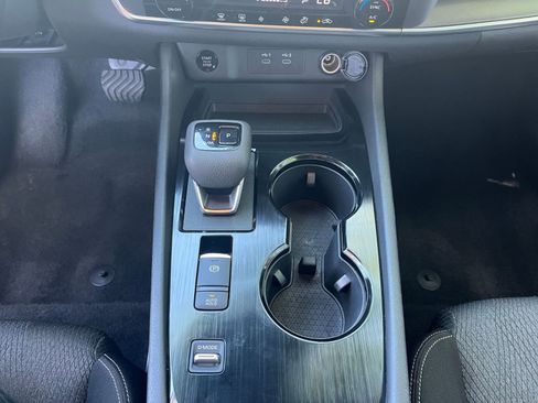 Used 2025 Nissan Rogue SV FWD image 43