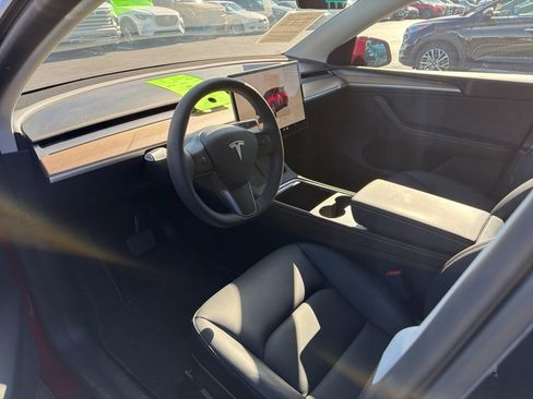 Used 2024 Tesla Model Y Long Range image 11