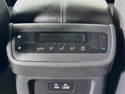 Used 2025 Nissan Pathfinder SV AWD/4WD image 24