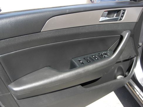 Used 2019 Hyundai Sonata Limited FWD image 23