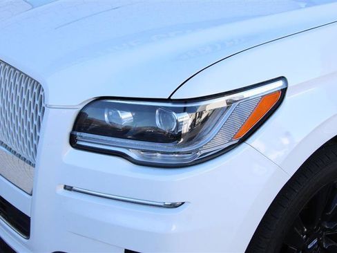 Used 2022 Lincoln Navigator Reserve image 40