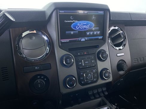 Used 2015 Ford F250 Lariat w/ Lariat Ultimate Package image 5