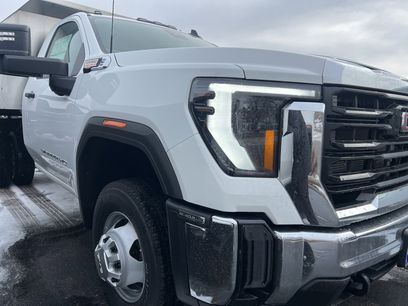 New 2026 GMC Sierra 3500 Pro w/ Convenience Package