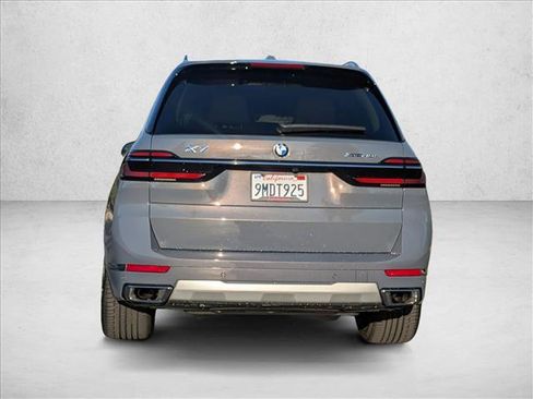 Certified 2024 BMW X7 xDrive40i image 7