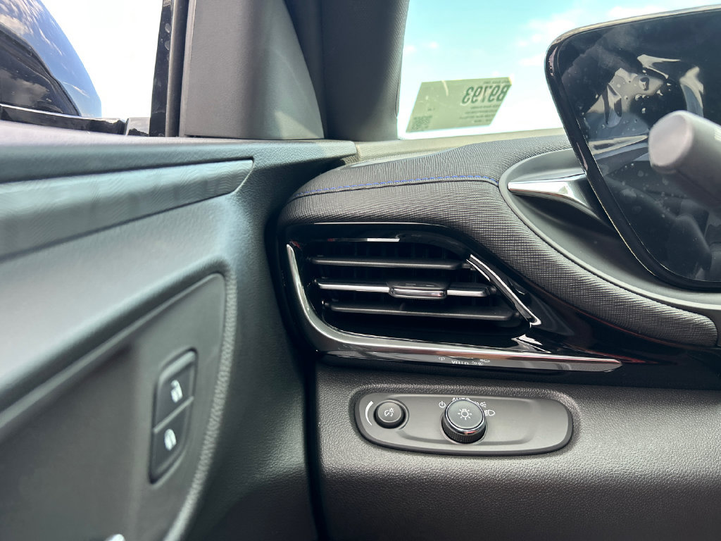 New 2026 Buick Envista Sport Touring w/ Convenience I Package FWD image 19