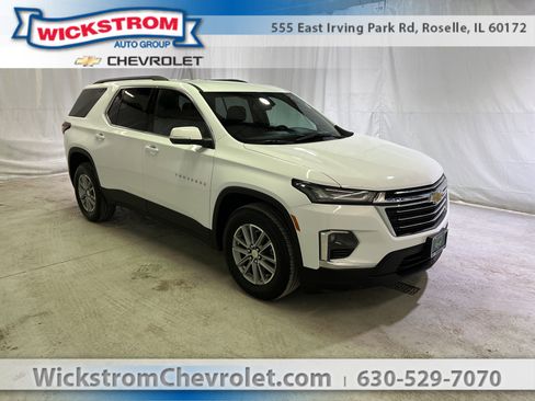 Used 2023 Chevrolet Traverse LT image 1