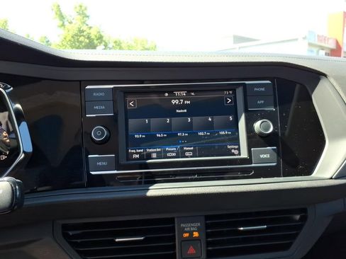 Used 2023 Volkswagen Jetta SE w/ Panoramic Sunroof Package FWD image 11