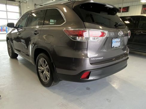 Used 2014 Toyota Highlander XLE image 5