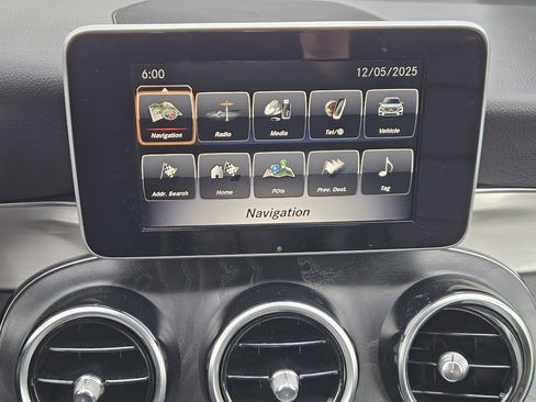 Used 2019 Mercedes-Benz GLC 300 image 17